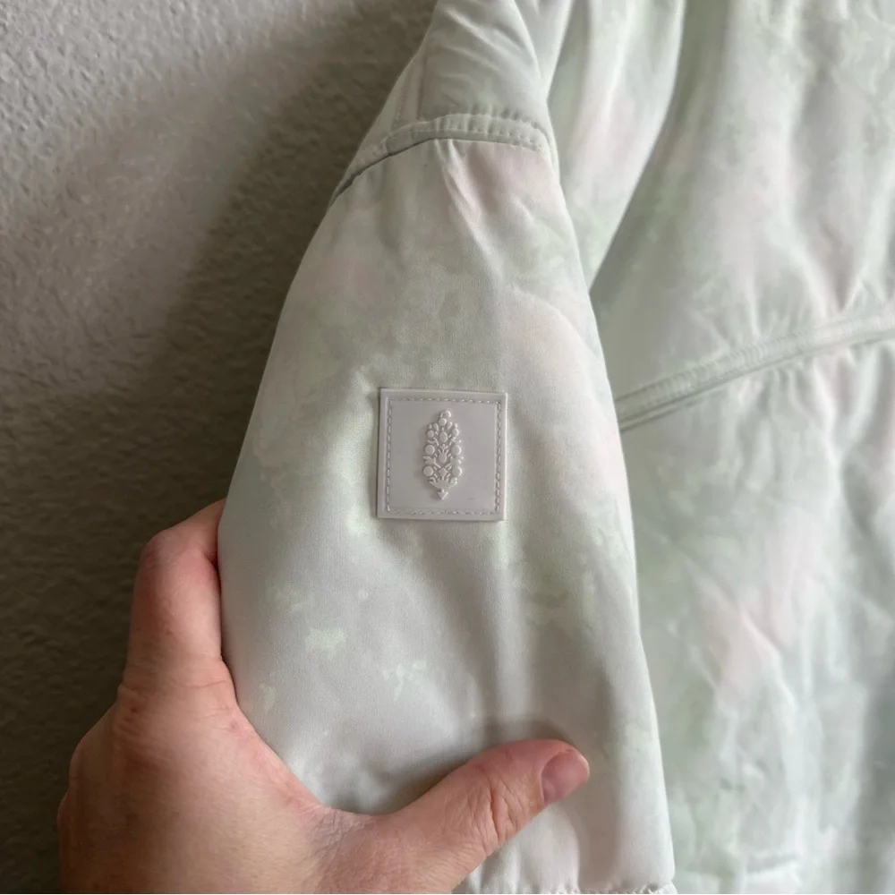 NWT Free People Movement Bunny Slope Printed Puffer Mountain Mist Mint Large - Picture 13 of 13